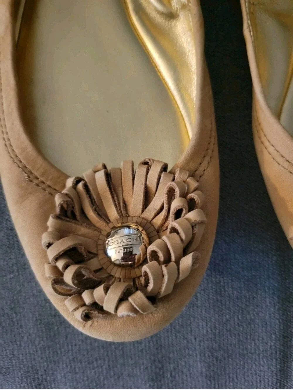 Vintage Y2k Coach Suede Leather Ballet Flats Ariza Khaki Tan Fringe Medallion 9